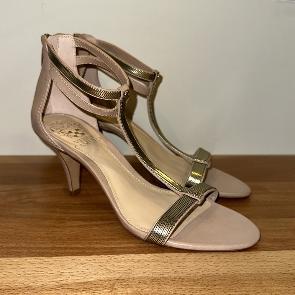 NWOT Vince Camuto Makoto Sandal